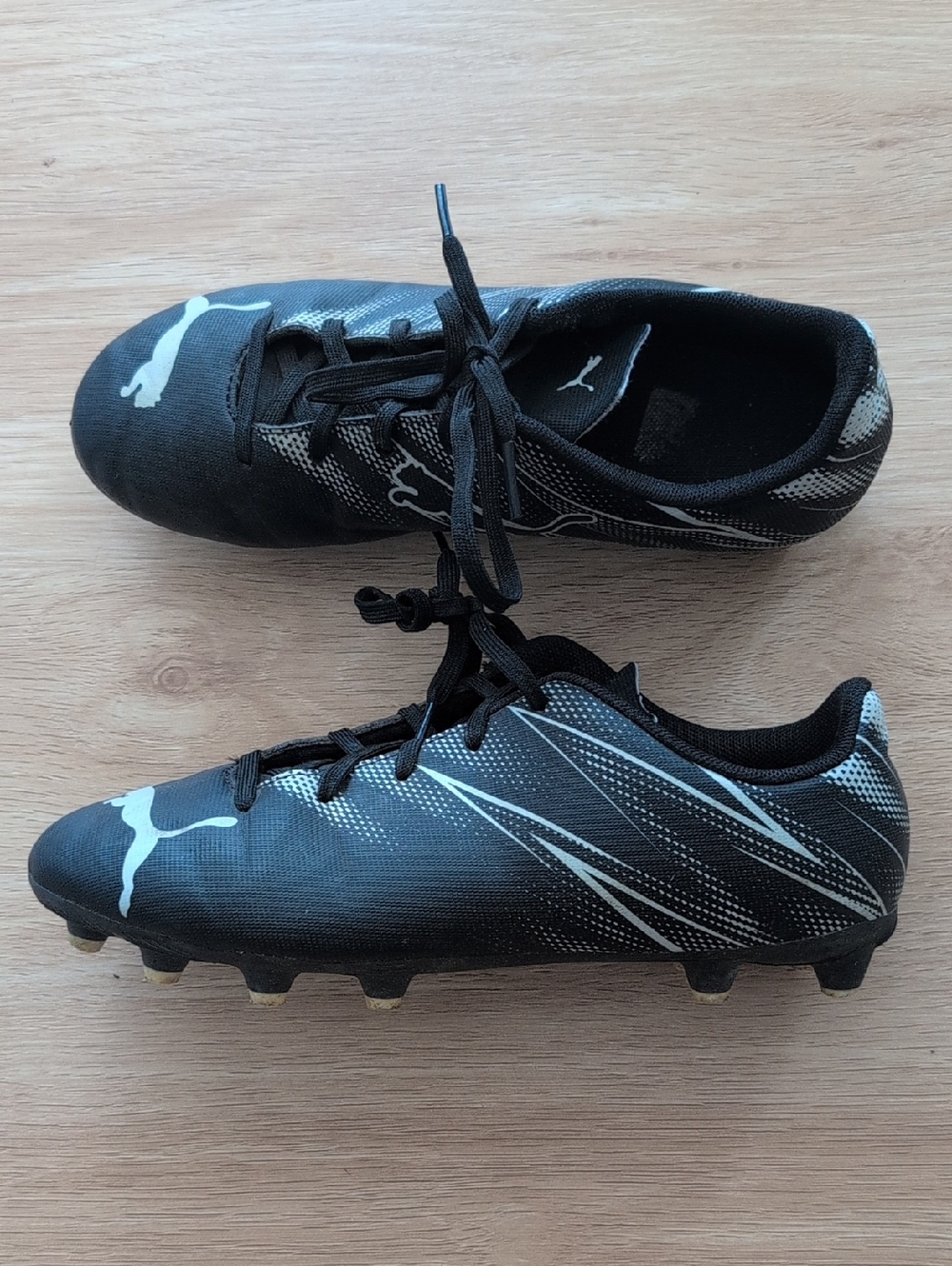 Puma Black and White Kids Athletic Soccer Cleats